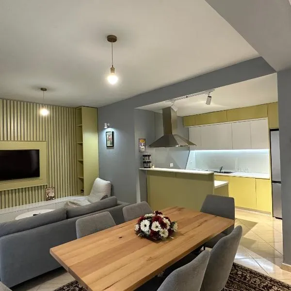 Joni's Condo at Mali i Robit，位于格勒姆的酒店