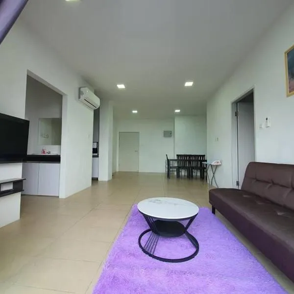 Bunny Homestay 407 Roxy Apartment Kuching，位于古晋的酒店