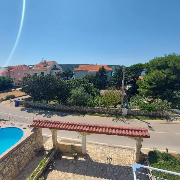 Apartmani Kasteljan 5,Stara Novalja，位于斯塔拉诺瓦利亚的酒店