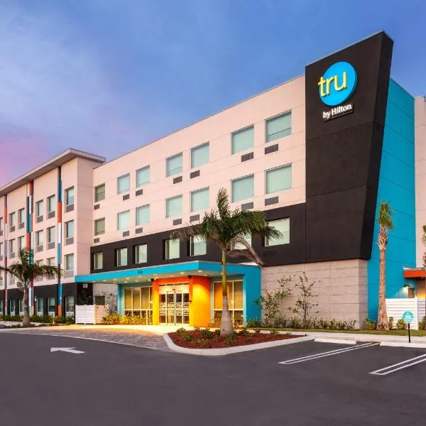 Tru By Hilton Port St Lucie Tradition，位于Cana的酒店