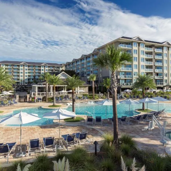 Hilton Grand Vacations Club Ocean Oak Resort Hilton Head，位于希尔顿黑德岛的酒店