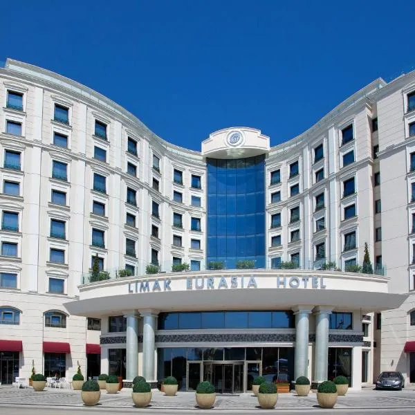 利马克欧亚豪华酒店，位于Riva的酒店