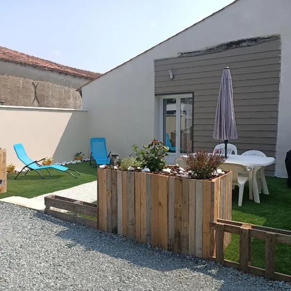 Le hangar de mamie，位于Prisse-la-Charriere的酒店