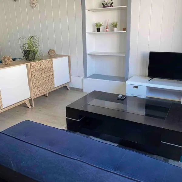 Studio spacieux proche du centre ville，位于蒙索莱米讷的酒店