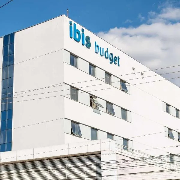 ibis budget Itaperuna，位于伊塔佩鲁纳的酒店