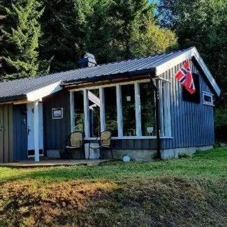 Noreflott - luxury offgrid cabin near Norefjell，位于Sokna的酒店