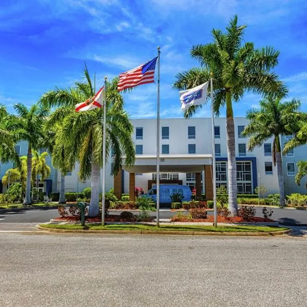 汉普顿酒店&套房萨拉索塔/布雷登顿 - 机场，位于North Sarasota的酒店