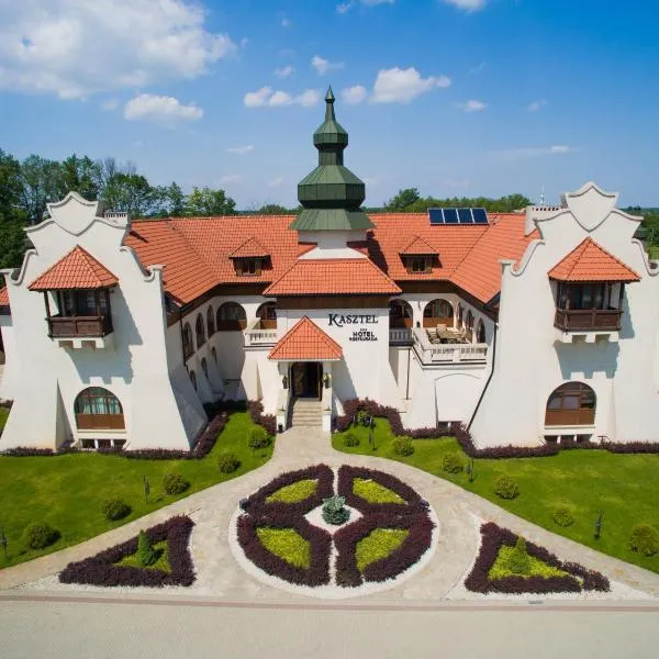 城堡酒店，位于Śmiłowice的酒店