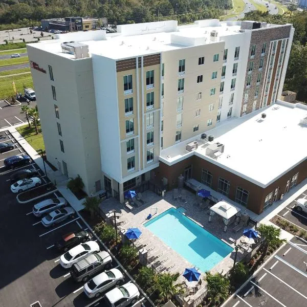 Hilton Garden Inn Tampa - Wesley Chapel，位于鲁兹的酒店