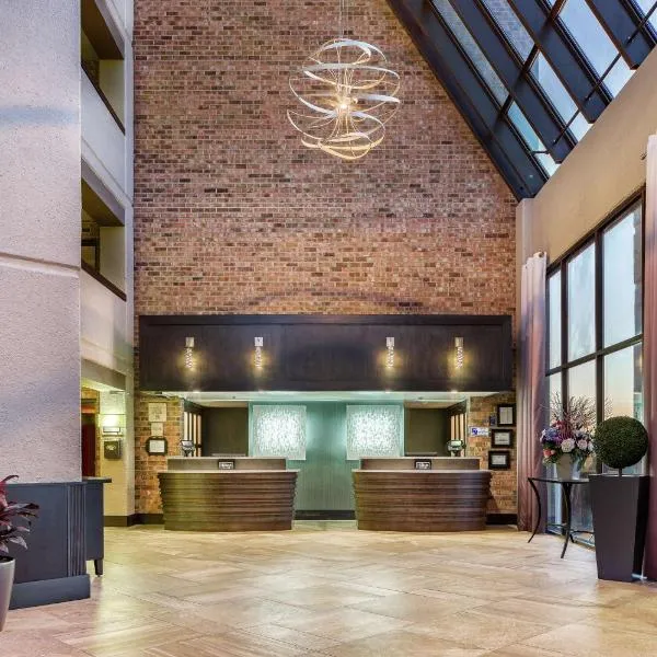 约翰逊城希尔顿逸林酒店，位于约翰逊城的酒店