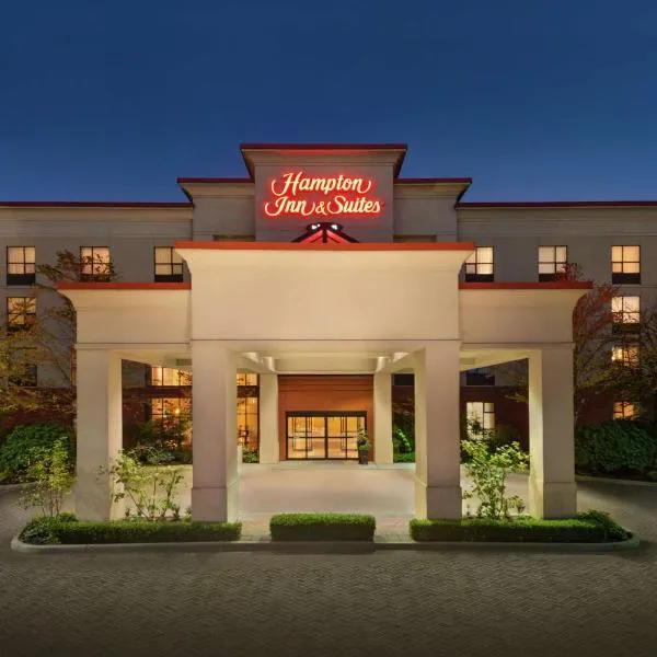 Hampton Inn & Suites by Hilton Langley-Surrey，位于萨里的酒店