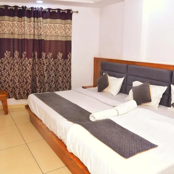 Hotel The Elegance，位于Udhampur的酒店