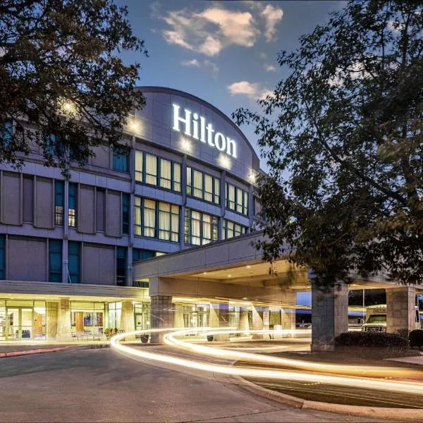 希尔顿奥斯汀机场酒店，位于Cedar Creek的酒店