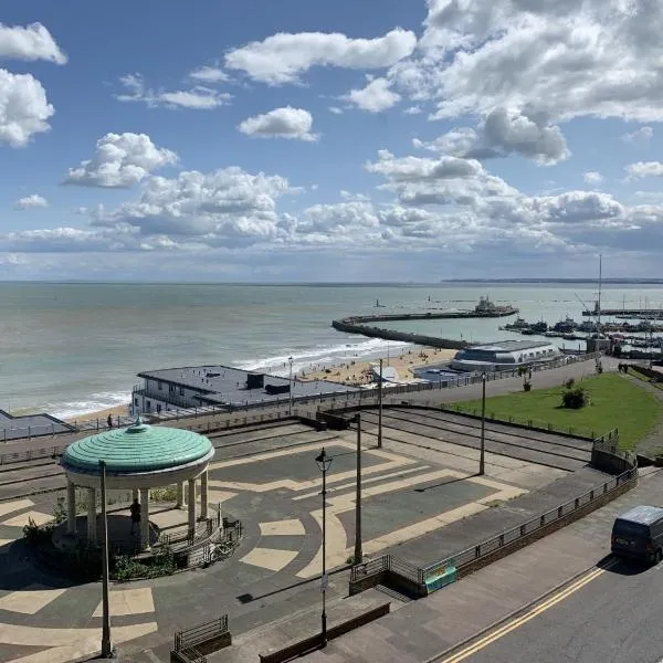 Beach View Apartment - Top floor sea view Ramsgate，位于拉姆斯盖特的酒店