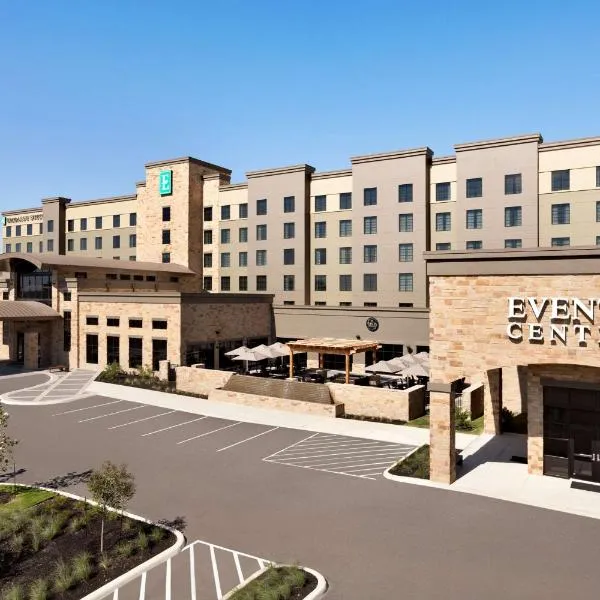 Embassy Suites San Antonio Brooks City Base Hotel & Spa，位于Elmendorf的酒店