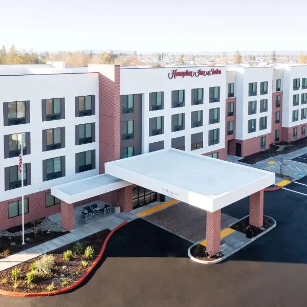 Hampton Inn & Suites Santa Rosa Sonoma Wine Country，位于温莎的酒店