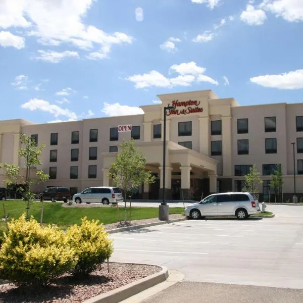 普韦布洛/北希尔顿恒庭旅馆及套房酒店，位于Pueblo West的酒店
