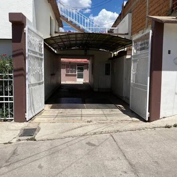 Departamento céntrico casa Paulora，位于伊达尔戈德尔帕拉尔的酒店