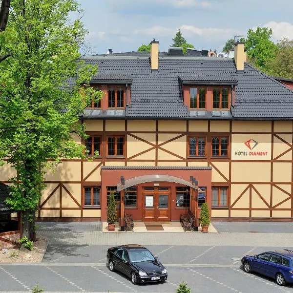 卡托维兹 - 霍茹夫贝拉诺塔钻石酒店，位于Piotrowice的酒店