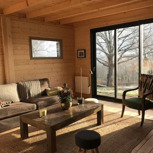 Maison de bois en pleine nature à 20 min de Beaune，位于Montceau-et-Écharnant的酒店