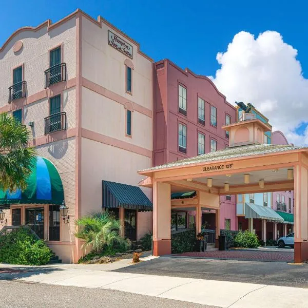 Hampton Inn & Suites Amelia Island-Historic Harbor Front，位于费南迪纳比奇的酒店