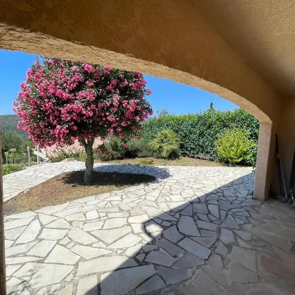 Rez de jardin, entre mer et montagne，位于勒旺的酒店