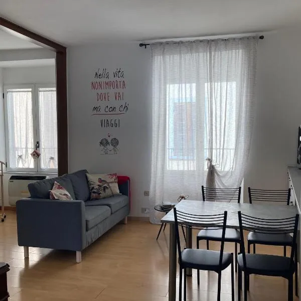 Casa Mirella，位于洛韦雷的酒店