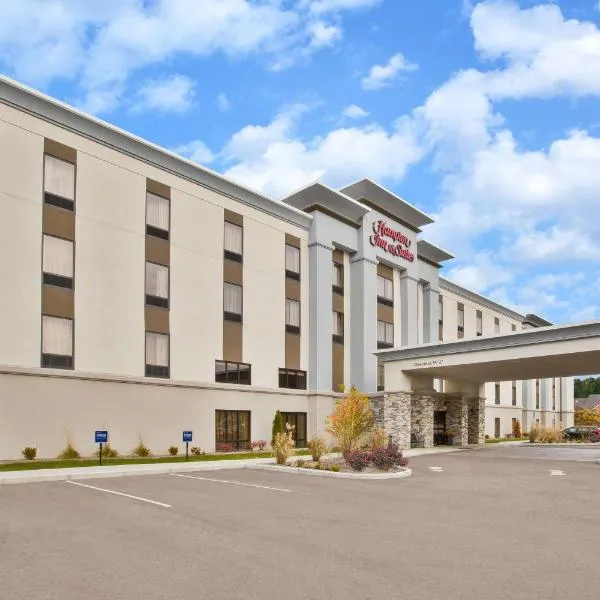 Hampton Inn & Suites Alliance，位于Sebring的酒店