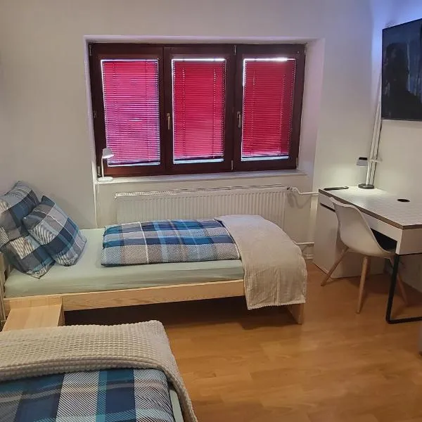 Apartmán Husovka Bruntál - pokoj POLLY，位于布伦塔尔的酒店