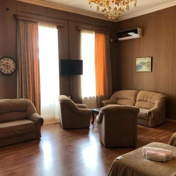 Bookinist Apartment，位于库塔伊西的酒店