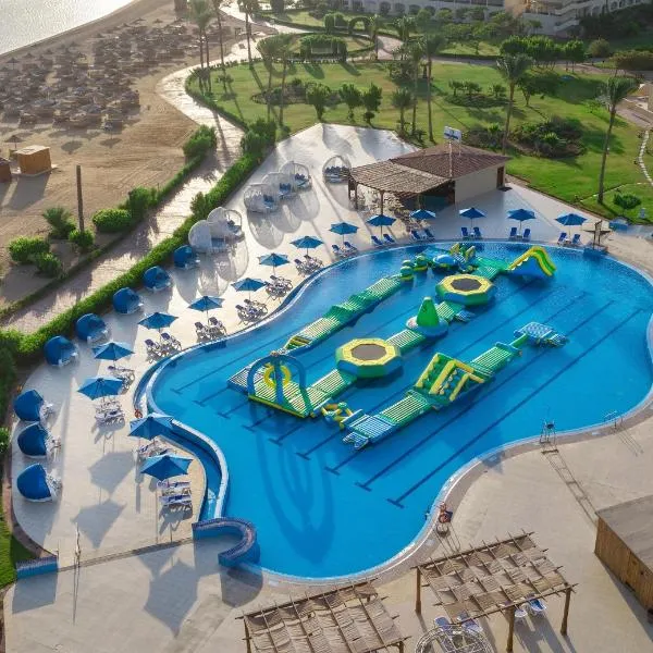 克娄巴特拉马卡迪湾豪华度假酒店，位于Sa‘l Ḩashīsh的酒店