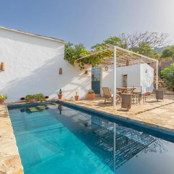 Casa CORTIJO con piscina privada，位于法斯纳斯的酒店