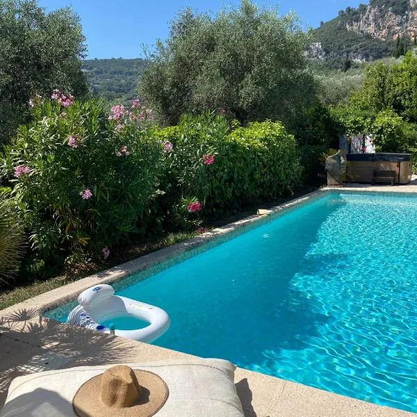 Bastide Aïna SPA et piscine，位于格拉斯的酒店