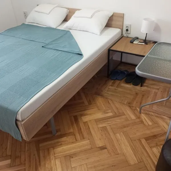 Airport MD rooms，位于贝尔格莱德的酒店