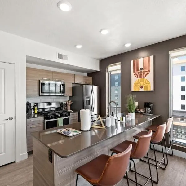 LUX 2 BD BOHO in heart of SLC，位于盐湖城的酒店