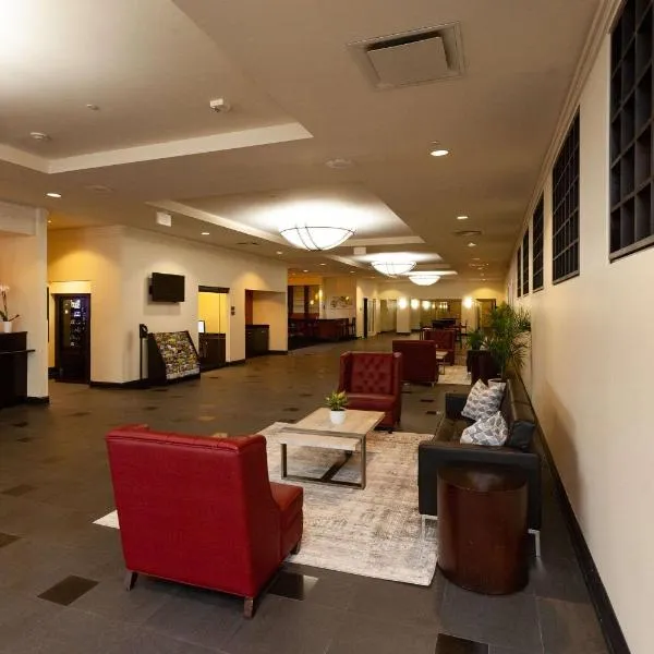 Clarion Hotel New Orleans - Airport & Conference Center，位于肯纳的酒店