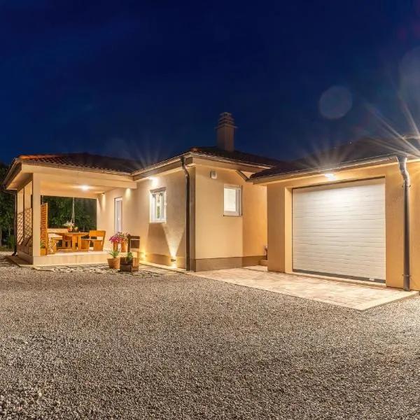 House Family Podhum，位于Dražice的酒店