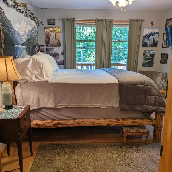 Pond Memories - National Parks Suite - Paddling Included!，位于Surry的酒店