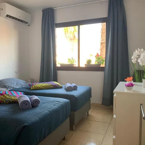 Bedroom with shared bathroom and swimming pool，位于科拉雷侯的酒店