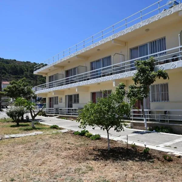 Helena Apartments in Paradisi，位于帕拉代西翁的酒店