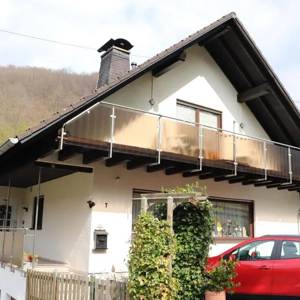 Fewo-rosenberger-sauerland，位于伦讷施塔特的酒店