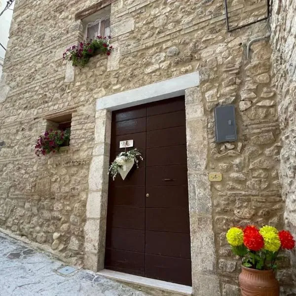 Casa Vacanze MarGiu Pater Domus，位于Goriano Sicoli的酒店