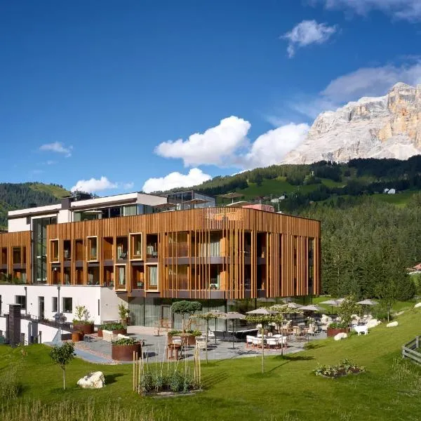 Hotel Badia Hill，位于巴迪亚的酒店