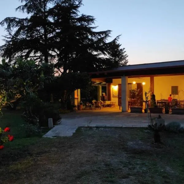 Agriturismo Monte degli Angeli，位于赛拉诺的酒店