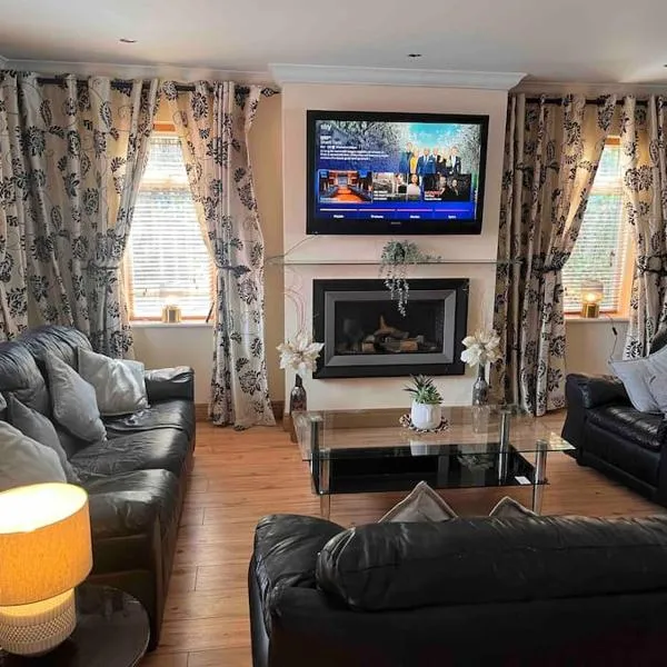 Luxury Home in Dublin WiFi TV B&B Close to City Centre，位于卢坎的酒店