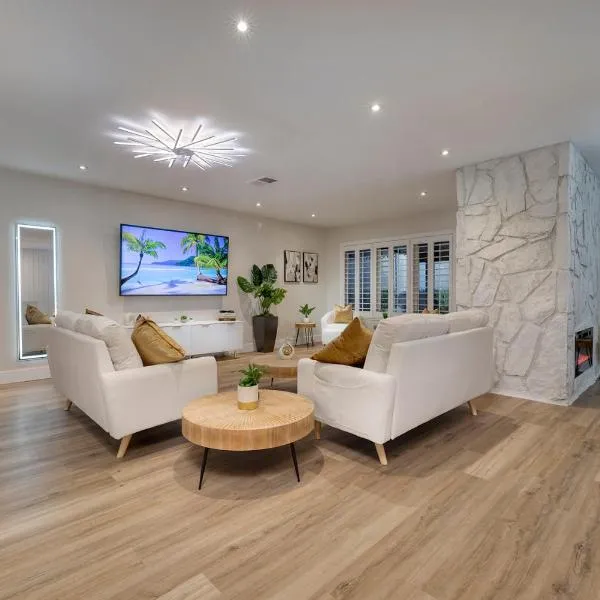Single Story minutes from Summerlin with RV Parking & Dog Friendly，位于拉斯维加斯的酒店