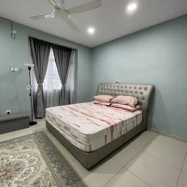 Homestay Haris nearby USIM，位于汝来的酒店