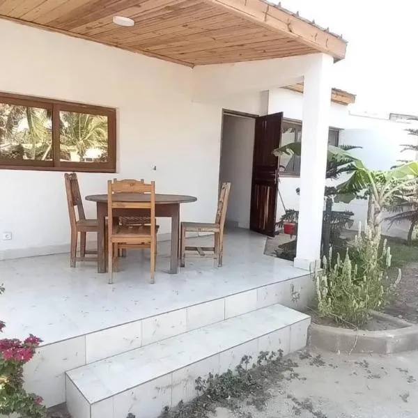 TULEAR APPARTEMENTS CHAMBRES Rez de chaussée et Etage，位于图利亚拉的酒店