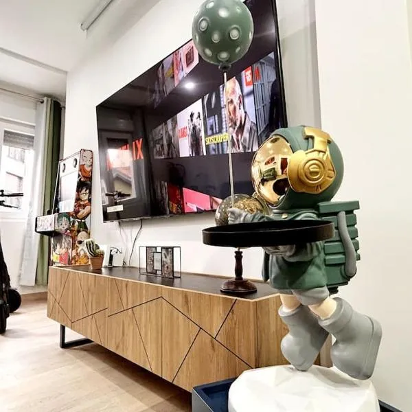 LUJO 10 pax Proyector, Maquina Arcade y Patinetes，位于奥维多的酒店