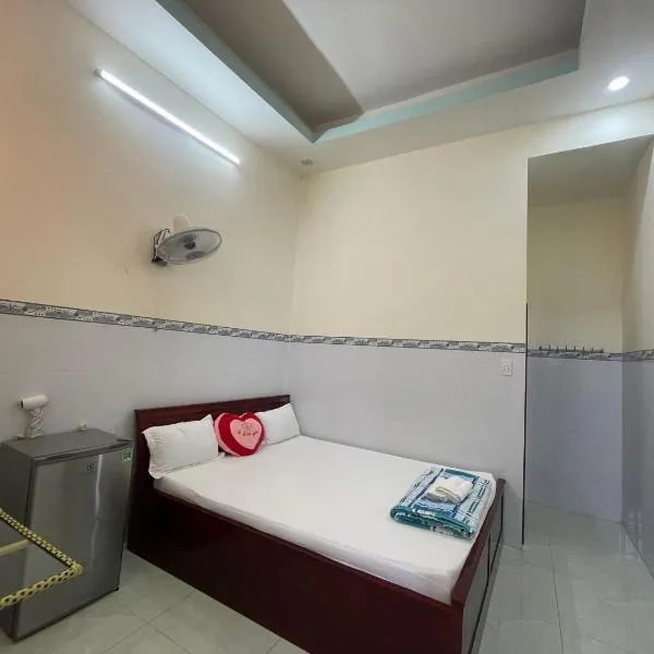 My Linh Motel 976 Đường võ thị sáu long hải，位于隆海的酒店